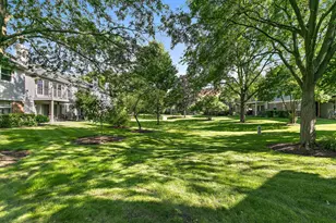 2870 Meadow Ln, Schaumburg, IL 60193 - Photo 21