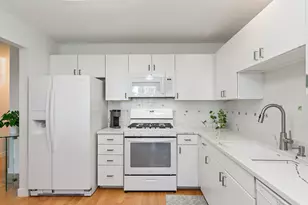 2870 Meadow Ln, Schaumburg, IL 60193 - Photo 9
