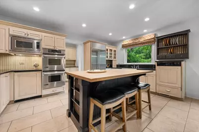 1347 Sunview Lane, Winnetka, IL 60093 - Photo 13