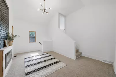 306 N Cresthill Avenue, McHenry, IL 60051 - Photo 5