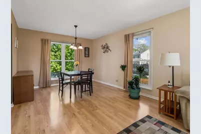 317 W Harvard Circle, South Elgin, IL 60177 - Photo 9