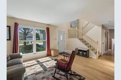 317 W Harvard Circle, South Elgin, IL 60177 - Photo 3