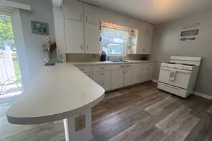 506 SW 3rd St, Aledo, IL 61231 - Photo 11