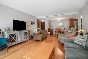 22 Park Ln, Park Ridge, IL 60068 - Photo 7