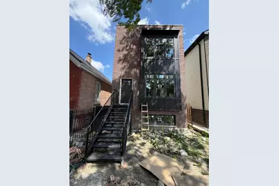 643 N Trumbull Avenue, Chicago, IL 60624 - Photo 1