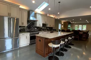 1052 Margret St, Des Plaines, IL 60016 - Photo 9