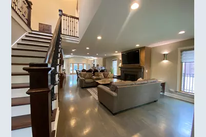 1052 Margret Street, Des Plaines, IL 60016 - Photo 3