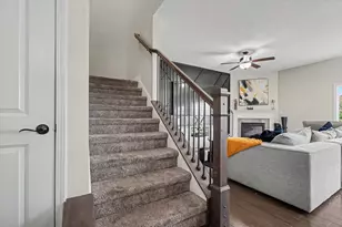 816 Sedgegrass Dr, Champaign, IL 61822 - Photo 9