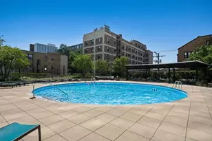 3930 N Pine Grove Ave, Chicago, IL 60613 - Photo 23