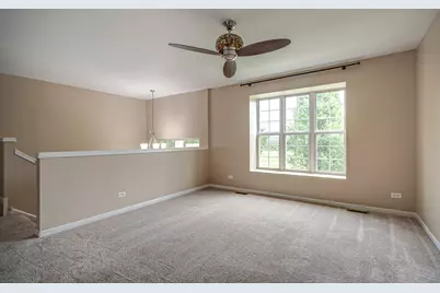 2406 Neubauer Circle #14-3, Lindenhurst, IL 60046 - Photo 5