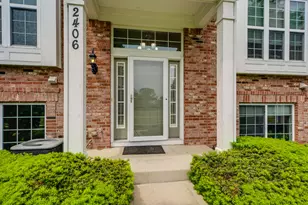 2406 Neubauer Circle, Lindenhurst, IL 60046 - Photo 3