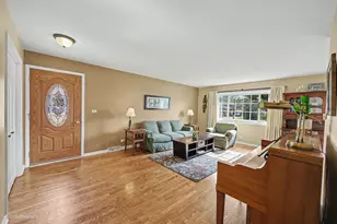 767 N Willow Rd, Elmhurst, IL 60126 - Photo 5