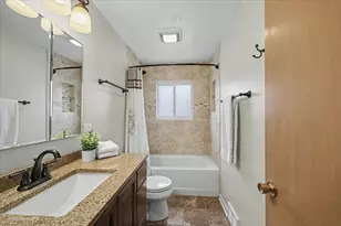 767 N Willow Rd, Elmhurst, IL 60126 - Photo 17