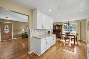 767 N Willow Rd, Elmhurst, IL 60126 - Photo 9