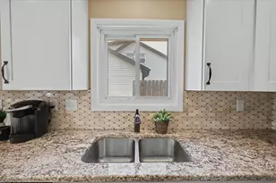 767 N Willow Rd, Elmhurst, IL 60126 - Photo 11