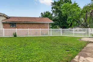10818 S Plahm Ct, Worth, IL 60482 - Photo 17