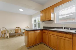 5024 Harnew Rd S, Oak Lawn, IL 60453 - Photo 7