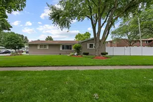 701 Kane St, South Elgin, IL 60177 - Photo 3