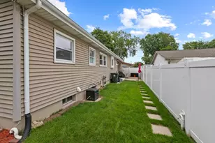 701 Kane St, South Elgin, IL 60177 - Photo 27