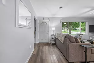 701 Kane St, South Elgin, IL 60177 - Photo 5
