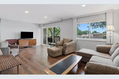 925 Spring Hill Drive #212, Northbrook, IL 60062 - Photo 3