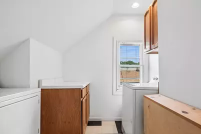 3013 N Racine Avenue, Chicago, IL 60657 - Photo 17