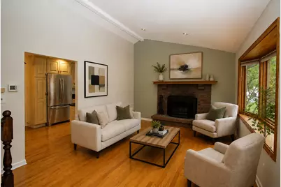 220 Fairway Road, Lake Zurich, IL 60047 - Photo 5