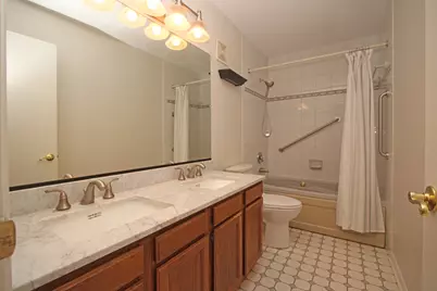 220 Fairway Road, Lake Zurich, IL 60047 - Photo 33