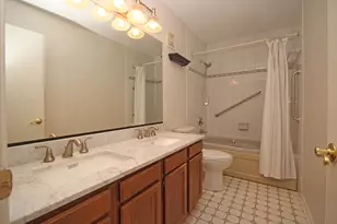 220 Fairway Rd, Lake Zurich, IL 60047 - Photo 33