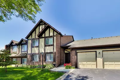 408 Sandhurst Circle #A, Glen Ellyn, IL 60137 - Photo 1