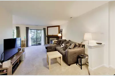 408 Sandhurst Circle #A, Glen Ellyn, IL 60137 - Photo 5