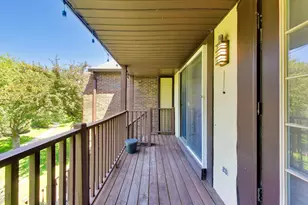 408 Sandhurst Cir, Glen Ellyn, IL 60137 - Photo 21