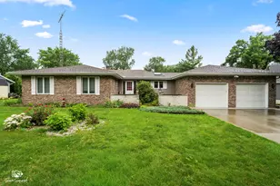 5878 Rose Cir, Saint Anne, IL 60964 - Photo 1