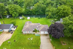 5878 Rose Cir, Saint Anne, IL 60964 - Photo 37