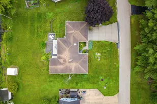 5878 Rose Cir, Saint Anne, IL 60964 - Photo 35