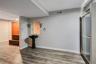 5631 S Elm St, Hinsdale, IL 60521 - Photo 23