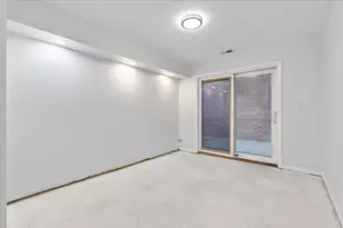 334 W Barry Ave, Chicago, IL 60657 - Photo 9