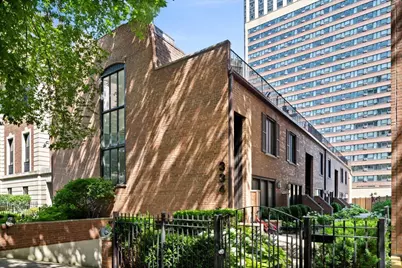 334 W Barry Avenue #B, Chicago, IL 60657 - Photo 1