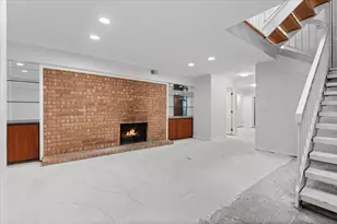 334 W Barry Ave, Chicago, IL 60657 - Photo 3