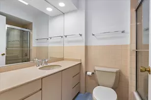 334 W Barry Ave, Chicago, IL 60657 - Photo 17