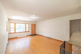 1329 Eastview Dr, Waukegan, IL 60085 - Photo 3