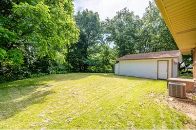 1329 Eastview Drive, Waukegan, IL 60085 - Photo 11