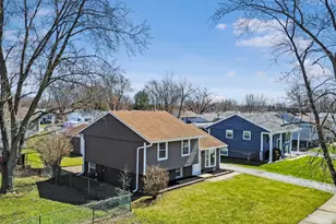 127 N Cedar Ln, Glenwood, IL 60425 - Photo 3