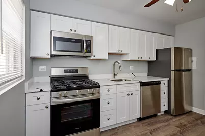 416 Laurel Avenue #1, Des Plaines, IL 60016 - Photo 3