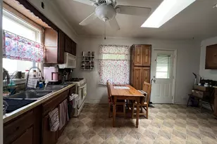 21 S Seymour Ave, Mundelein, IL 60060 - Photo 7