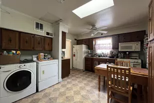 21 S Seymour Ave, Mundelein, IL 60060 - Photo 9