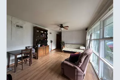 21 S Seymour Avenue, Mundelein, IL 60060 - Photo 3