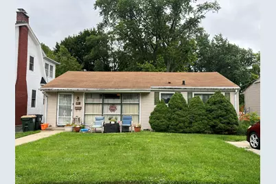 21 S Seymour Avenue, Mundelein, IL 60060 - Photo 1