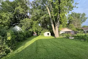 21 S Seymour Ave, Mundelein, IL 60060 - Photo 17