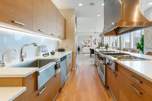 500 W Superior St, Chicago, IL 60654 - Photo 21